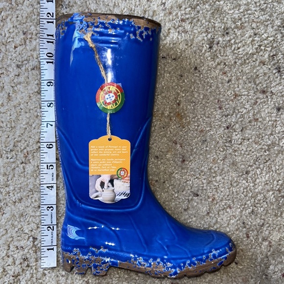 Gardeners Eden Pottery Decor - Picture 13 of 14